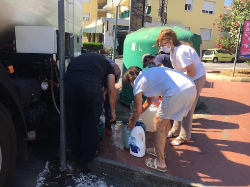Diano Marina: l'acqua è tornata regolarmente in tutte le case ieri sera dopo ore difficili in zona Sant'Anna