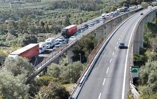 Incidente in A10 a Bordighera: poco prima delle 17 riaperta l'autostrada, traffico a rilento
