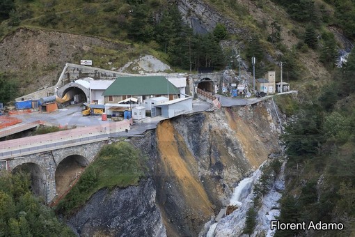 È crollato il colle di Tenda: la strada non esiste più, un disastro per Liguria e Piemonte (Foto e Video)