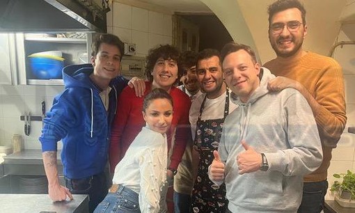 Sanremo: scherzi in cucina tra Andrea Delogu e gli Autogol, show per i conduttori di Prima Festival