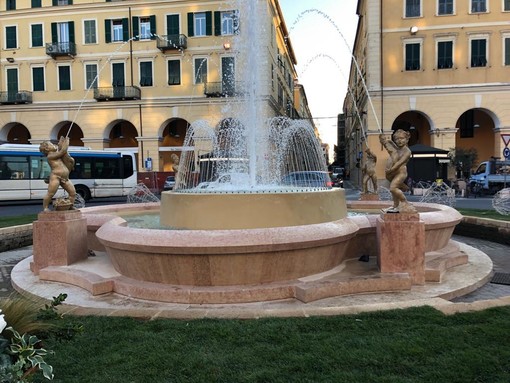 Imperia: riapre dopo il restauro la Fontana di Piazza Dante, il sindaco Scajola “Simbolo di una Città che si è rimessa in moto”