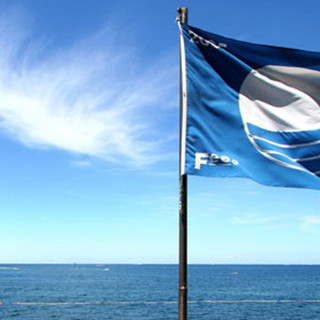 ‘Liguria 77’, la nuova campagna di valorizzazione del mare ligure punta sulle bandiere blu. In provincia di Imperia 8 città conquistano l'ambito vessillo