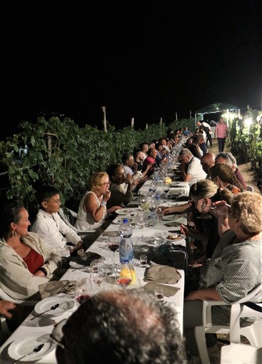 Pornassio (IM): sold out per la “Cena in vigna” della Tenuta Maffone e del Ristorante Cadò (Galleria fotografica)