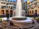 Imperia, la fontana di piazza Dante 'invasa' dalla schiuma: versato detersivo per i piatti