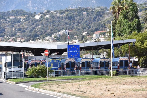 Migranti in arrivo a Ventimiglia: il timore è di arrivare ai numeri di 8 anni fa - Reportage