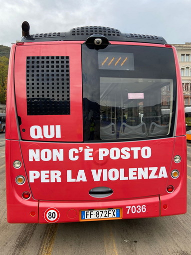 Regione: domani bus brandizzati contro la violenza sulle donne parcheggiati a Genova, Savona, Imperia e La Spezia
